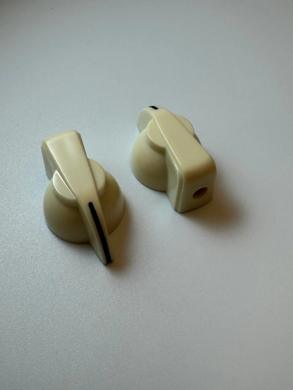 Chicken Head Knob - Ivory - Flat Top 1