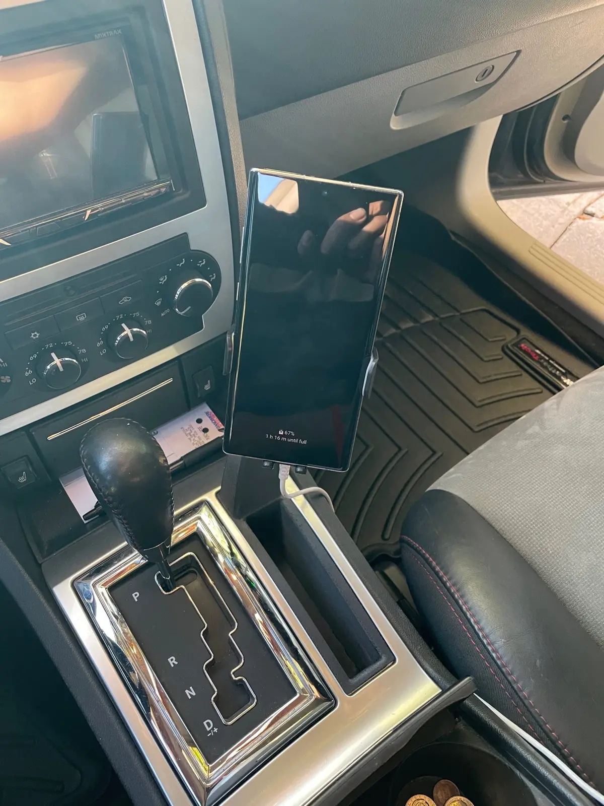 Dodge Magnum Phone Holding System 1