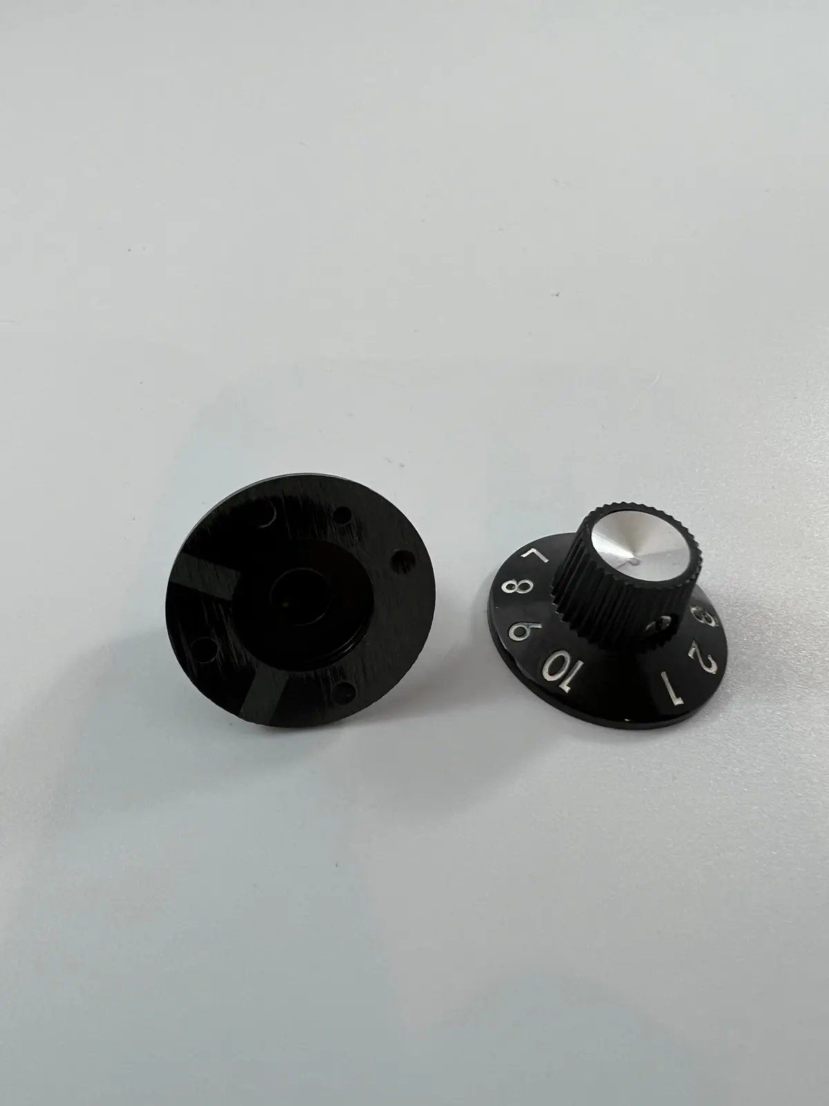 Witch Hat Knob - Black 1-10, Skirted, Set Screw, Thick Numbers 1